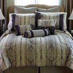 الشريط في الغرفة الداخلية