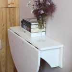 طاولة قابلة للطي نصف دائرية