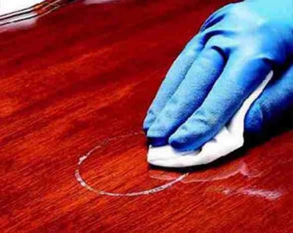 البقع بعد ملامسة الأطباق الساخنة