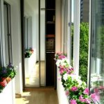 خزانة ملابس مع مرايا