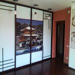 خزانة منزلقة في مكانة مع مناظر طبيعية في فصل الشتاء