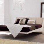 سرير ارتفاع الحديثة في الداخل