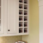 رف زجاجة ، خزانة مدمجة