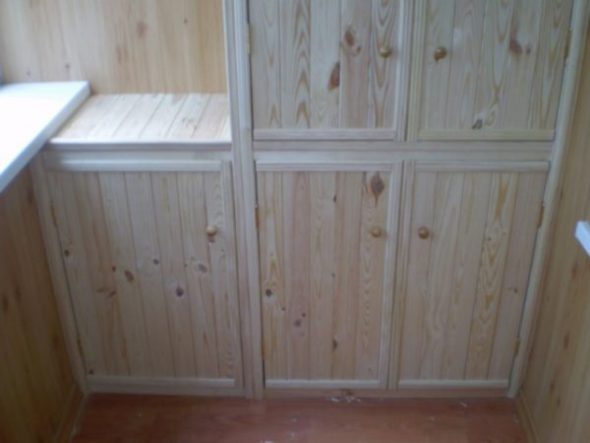 خزانة الملابس المجهزة طويل القامة