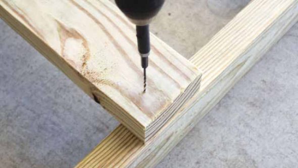 ثقوب للبراغي