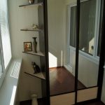 خزانة ملابس معكوسة على لوجيا