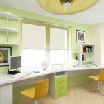 الجداول الأبيض والأخضر من النافذة