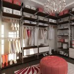 خزانة كبيرة في الزاوية