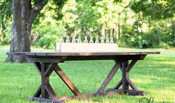 طاولة كبيرة وقوية