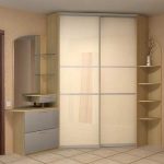 خزانة كبيرة الزاوية