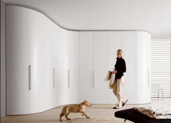 خزانة زاوية كبيرة