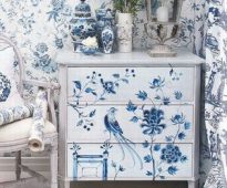 تزيين الأثاث الأبيض بأيديهم