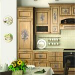 مطبخ خشبي بعد الترميم