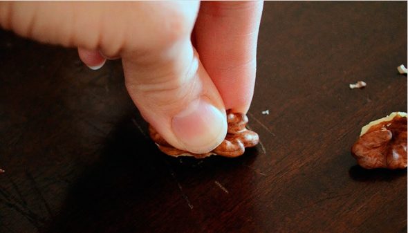 الجوز الخام