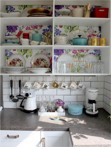 الجدران الخلفية لمجلس الوزراء ، فيلم لصق