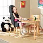 كرسي مثير للاهتمام لكرسي عادي للحصول على مقعد مريح.