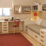 غرفة في سن المراهقة مع وظيفتين