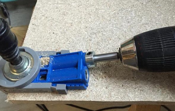 موصل للثقوب المائلة