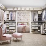 خزانة ملابس جميلة وعملية