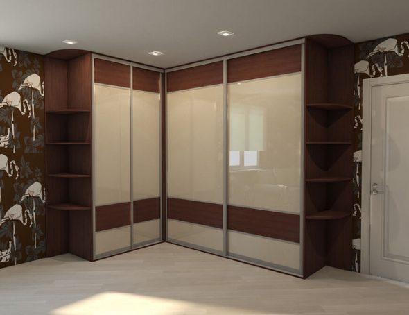 خزانة ملابس جميلة بأربعة أبواب