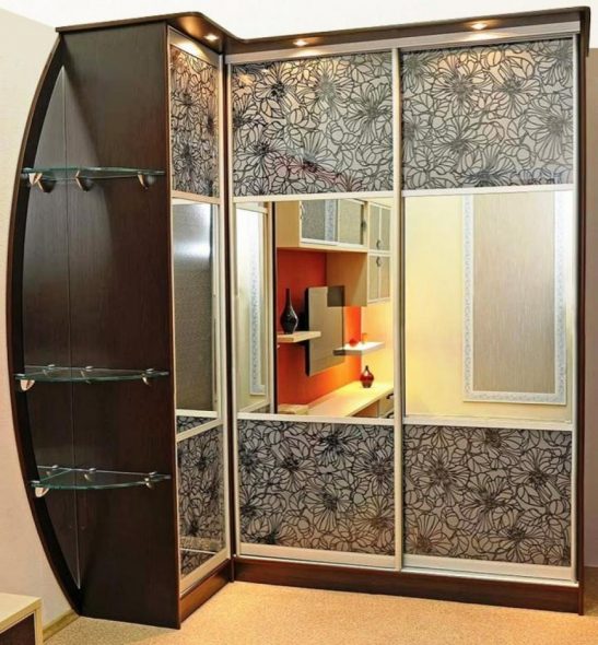 خزانة ملابس جميلة