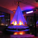 السرير شنقا الجولة مع الضوء