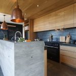 جزيرة المطبخ مع زخرفة ملموسة