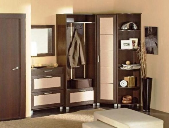 نموذج خزانة الزاوية