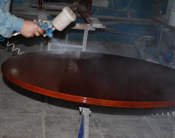 نضع ورنيش التشطيب