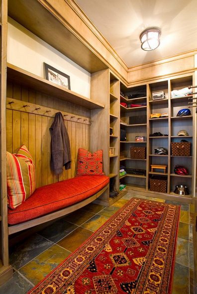 قاعة مدخل صغير