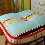 وسادة غير عادية على البراز