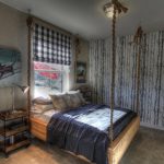 سرير معلق غير عادي في منزل ريفي