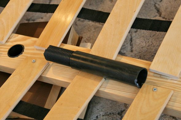 كسر الساقين السرير