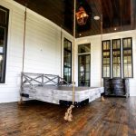 سرير معلق ضخم