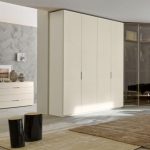 خزانة واسعة الأصلي في الزاوية