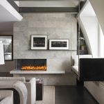 سرير معلق على حافة النافذة