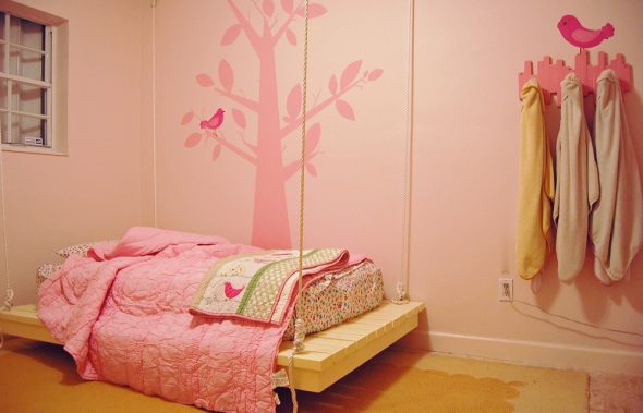 سرير معلق للبنات