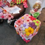 نفخة من الزجاجات البلاستيكية ، مزينة الزهور السائبة