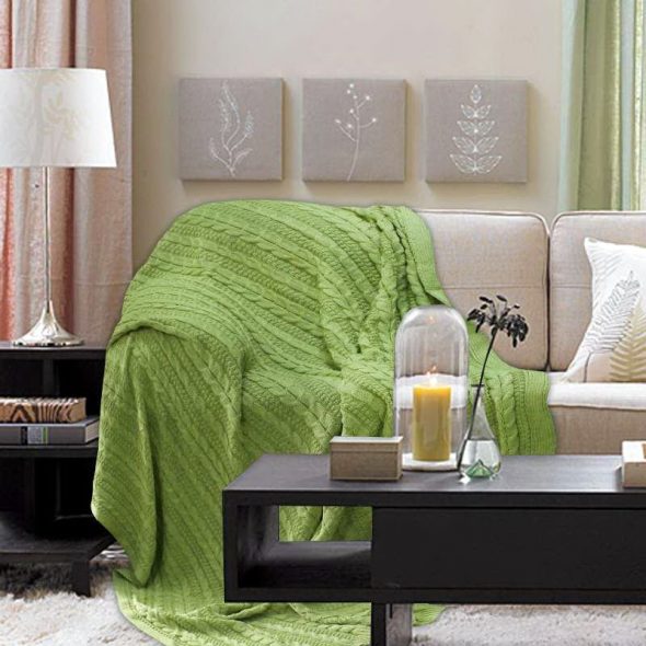 المفرش الأخضر الفاتح