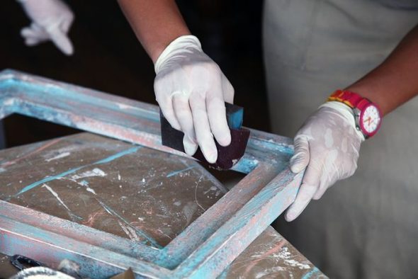 نحن تنظيف طبقات اضافية من الطلاء