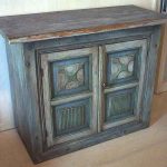 الأثاث المسنين في الداخل