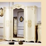 الأثاث العتيق يسبب الإعجاب غير الطوعي