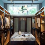 خزانة ملابس أنيقة