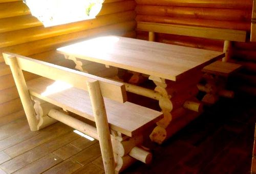 طاولة ومقاعد لشرفات المراقبة