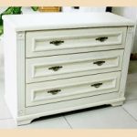 الألوان الفاتحة مع عناصر الزنجار و craquelure بروفانس