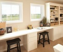 طاولة صلبة مريحة لطفلين