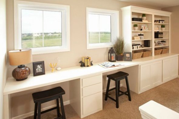 طاولة صلبة مريحة لطفلين