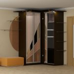 خزانة ملابس زاوية مع إضاءة في القاعة