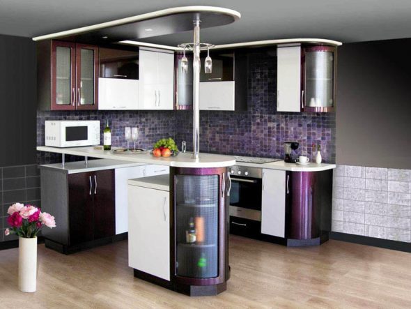 المطبخ مع الركائز متعددة المستويات