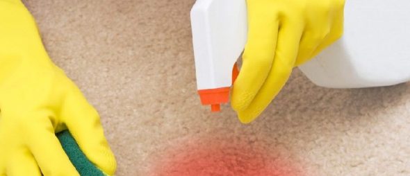 نزيل بقع الدم